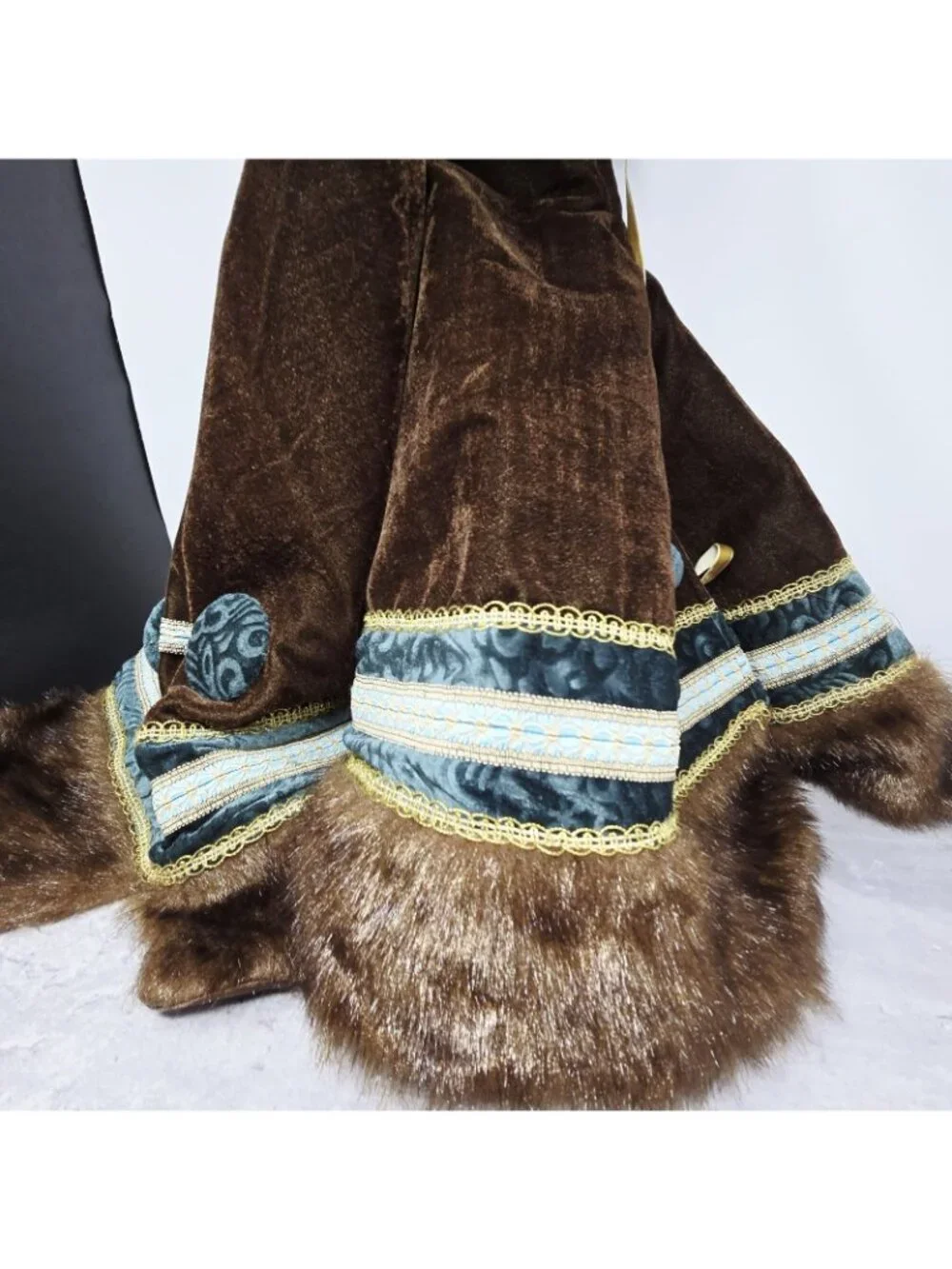 Victorian Brown Teal Velvet Christmas Tree Skirt Faux Fur Brocade Jacquard 46